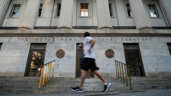 Wall St banks forecast slimmer rise in Treasury yields this year
